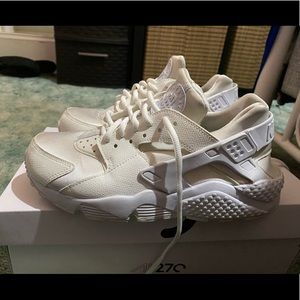 White Nike Huraches